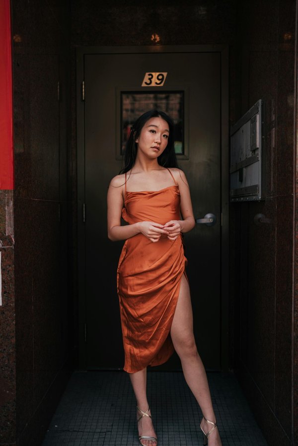 Robes terracotta : l'élégance chaleureuse pour vos occasions